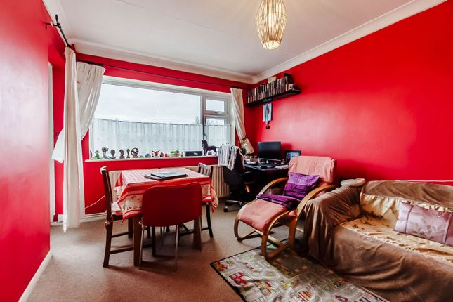 Flat for sale in Coles Road, Milton