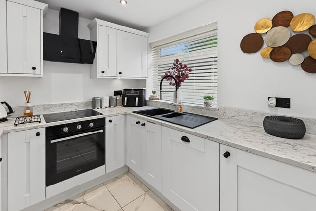 42 Wilton Gardens, Manchester photo 4