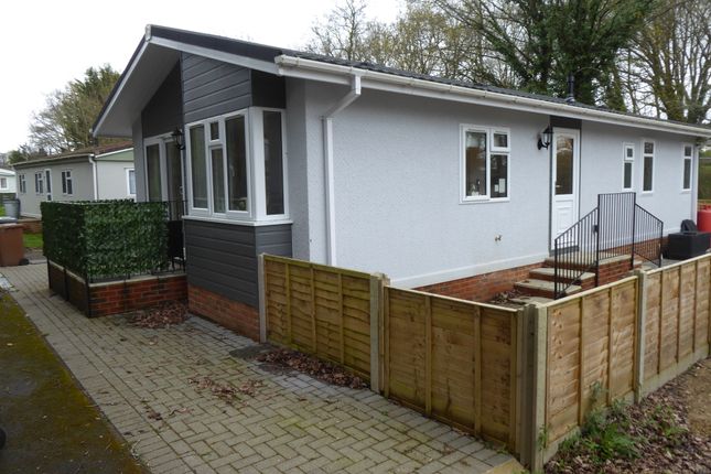 Mobile/park home for sale in King Edwards Park, North Baddesley, Southampton