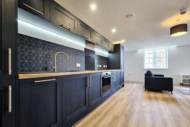 4 Bed Flat To Rent Rickman Hill, London Cr5