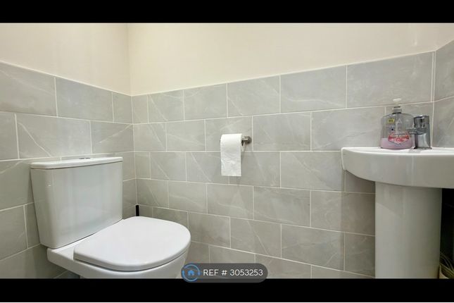 Atherton Court, Mottram, Hyde photo 3