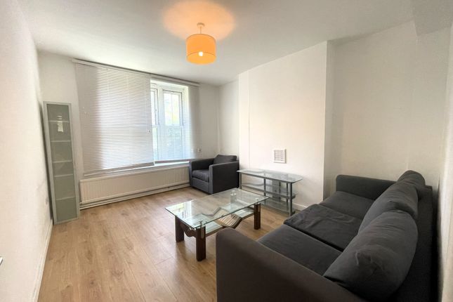 Flat to rent in Camden Park Road, London