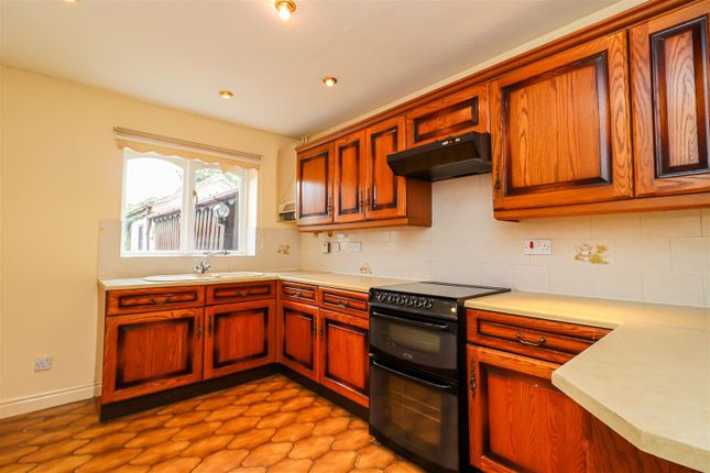 5, Stonecroft, Wakefield photo 2