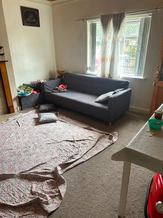 17, Spencer Road, Bradford photo 4