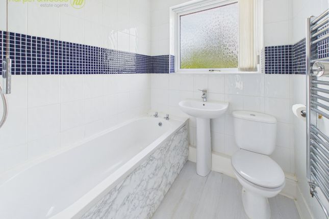 25, Moss Grove, Birkenhead photo 3
