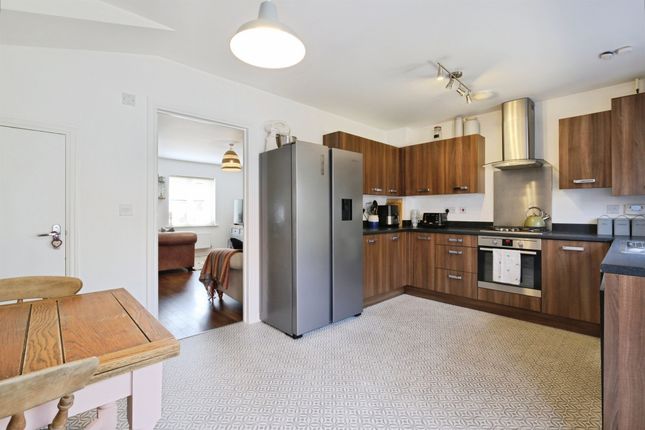 3, Jay Drive, Salisbury photo 4