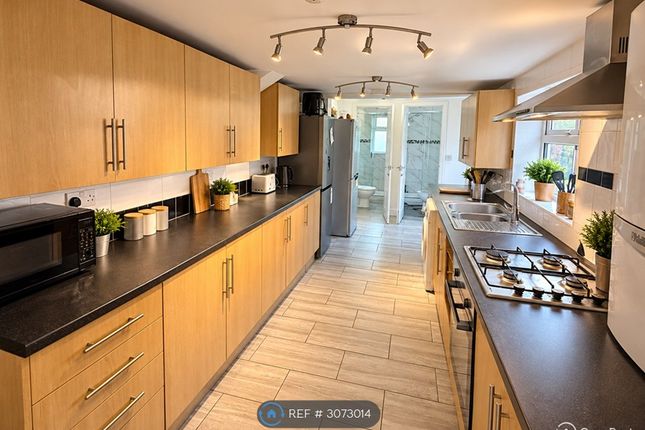 De Beauvoir Road, Reading photo 2