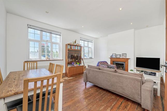 Flat 45, Carmichael Court, London photo 3