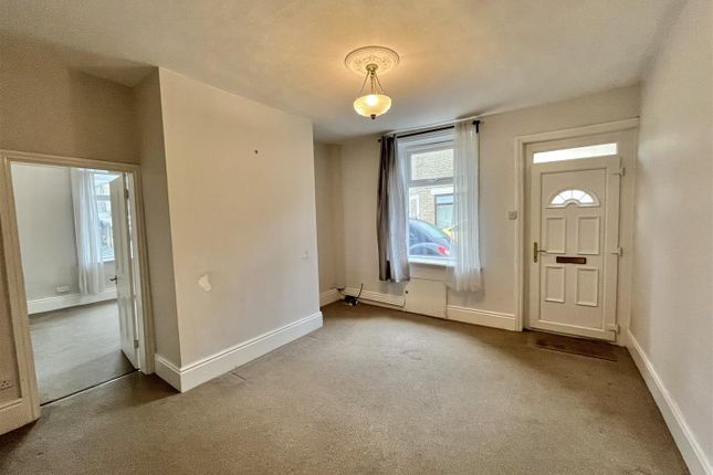 29, Derby Street, Glossop photo 3