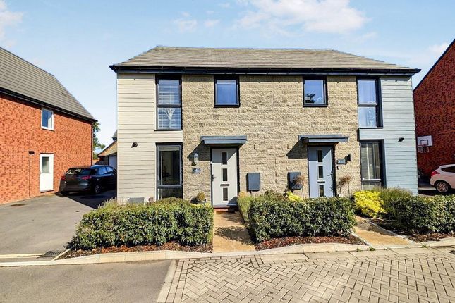 4 Derham Crescent Front Shot A.Jpg