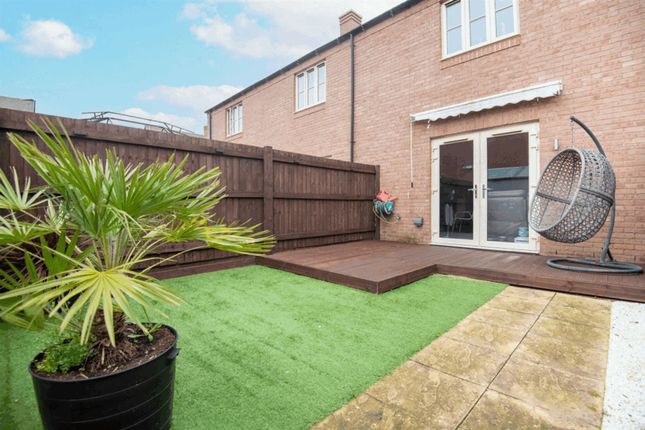 28 Holdenby Lane, Northampton photo 3