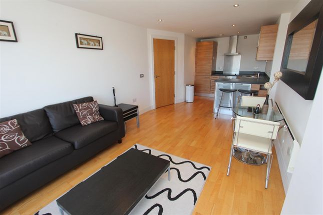 Flat to rent in The Boulevard, Hunslet, Leeds