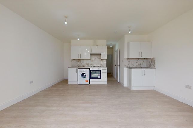 Flat 3, 101, Chatsworth Road, Willesden Green photo 2