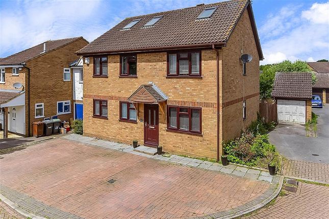 Thumbnail Detached house for sale in Baywell, Leybourne, West Malling, Kent