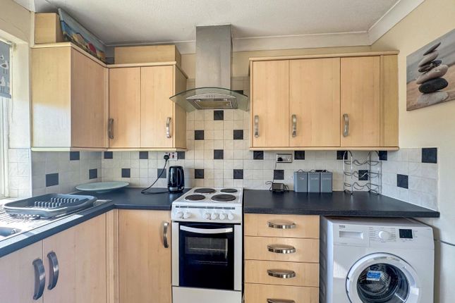 2 Fernlea Court, Lydd Road, Rye photo 4