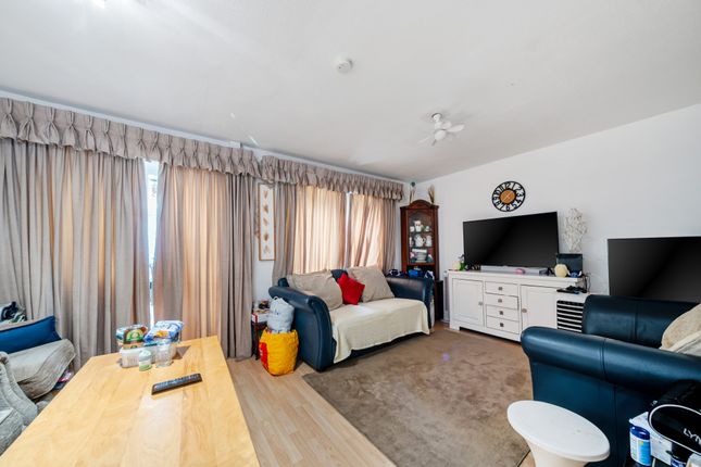 21, Cavanagh Close, Manchester photo 4