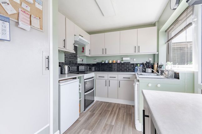 33 Jasmine Gardens, Great Yarmouth photo 2