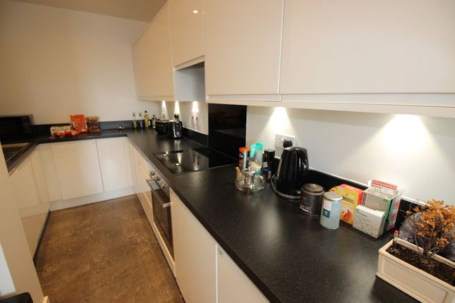 4 West House, Yateley photo 4