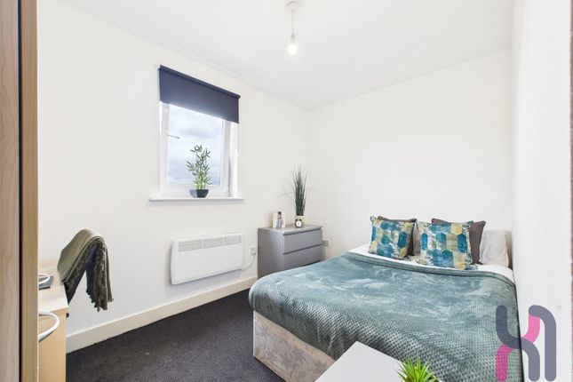 Studio house on 12c, Atlas Court, Manchester, £615/mo