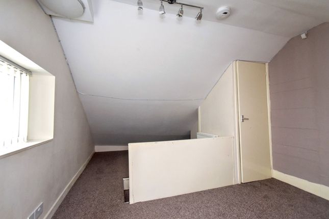 32 North Street, Okehampton photo 4