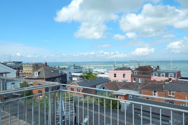 Terraced house to rent in Sun Hill, Cowes