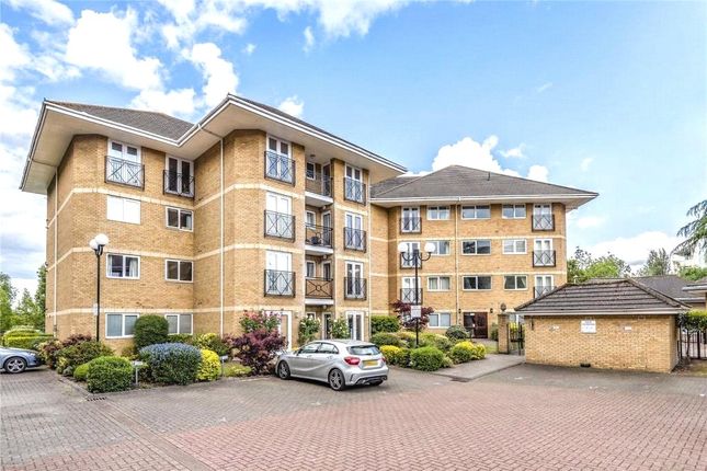 Thumbnail Flat to rent in Thames Court, Norman Place, Reading, Berkshire