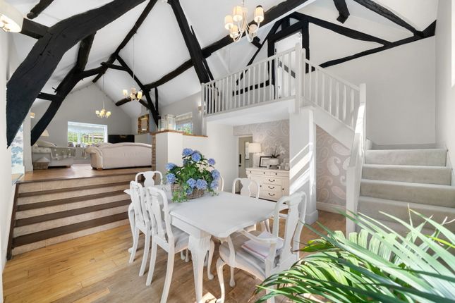 Yew Tree Barn, 94, Elmers Green, Skelmersdale photo 2