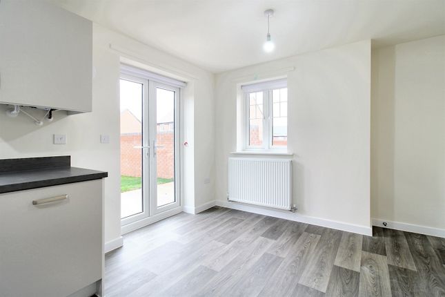19, Mary Ann Evans Way, Gainsborough photo 4
