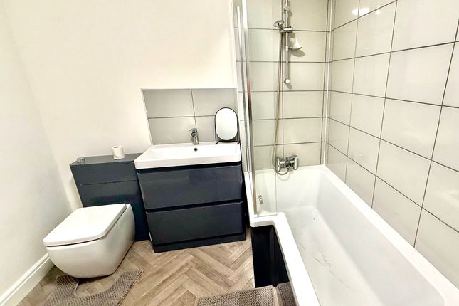 2 Albert Close, Widnes photo 4