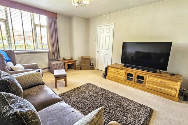 24, Herthull Road, Leicester photo 3