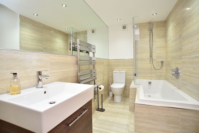 Flat 1, 43 Harlow Moor Drive, Harrogate, Harrogate photo 4