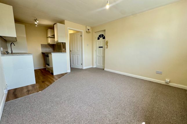 14 Christopher Court, Malbrook Road, NORWICH photo 3