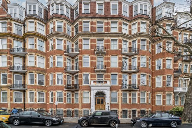 Flat to rent in Marloes Road, London