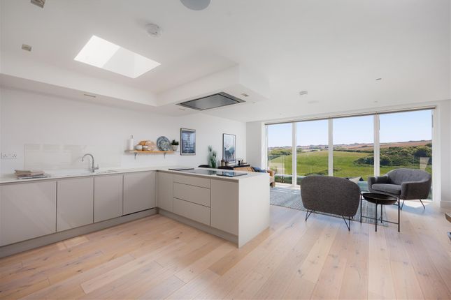 7 Woodlands, Pentire Crescent, Newquay photo 3