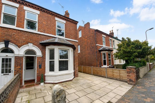 32 Pine Grove, Southport, Merseyside photo 2