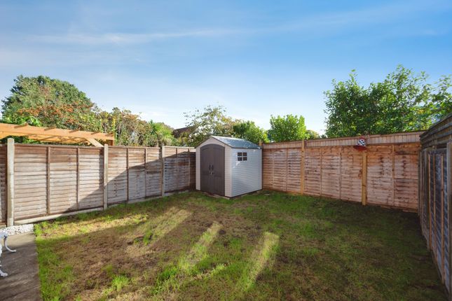 Courtlands Terrace, Waterlooville photo 3