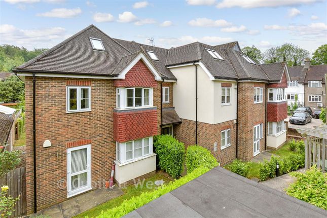 2, Outwood Lane, Chipstead photo 4