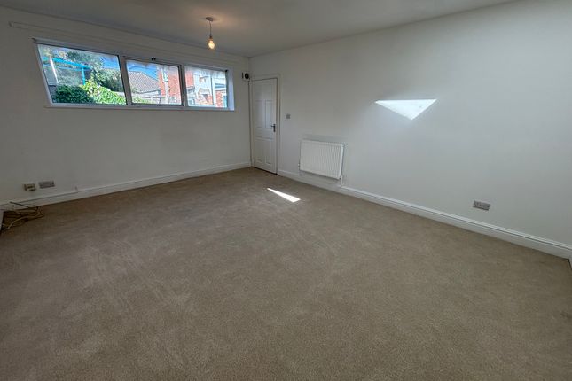 Flat 2, The Old Bakery, 38, Cromer Road, CROMER photo 3