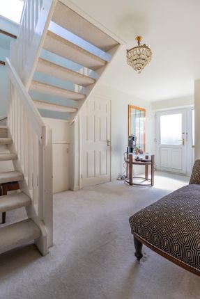6, Elm Close, Penarth photo 4