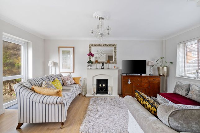 4, Rosemary Close, West Sussex photo 2