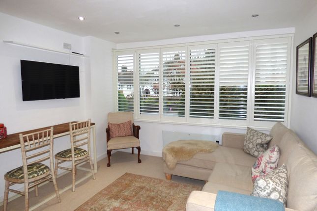 4, Gilbertscliffe, Swansea photo 2