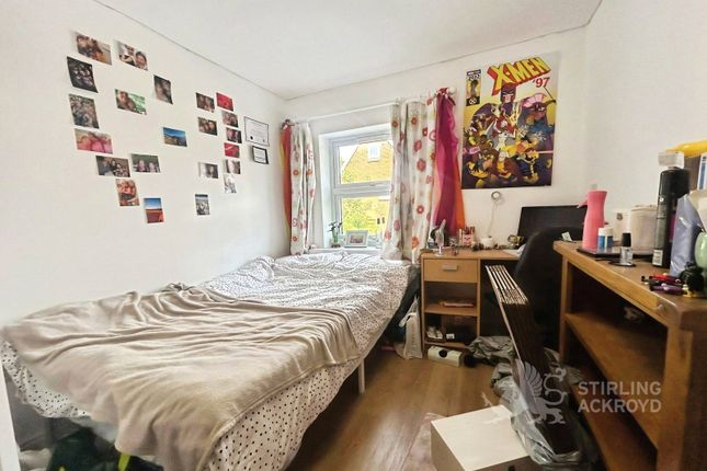 ROOM 2, 40, Springfield Road, Surrey photo 3