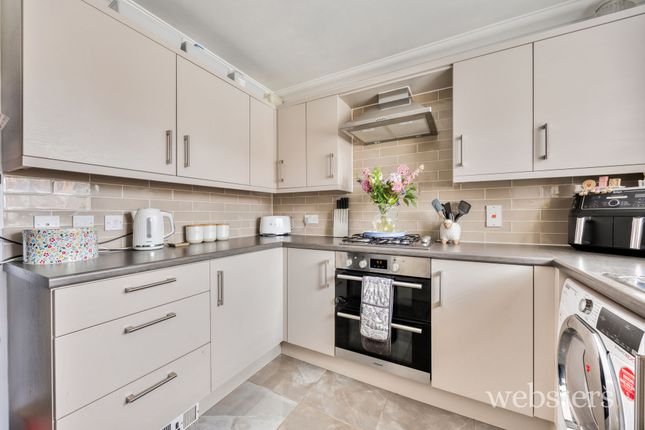 5 Smedley Close, North Walsham photo 3