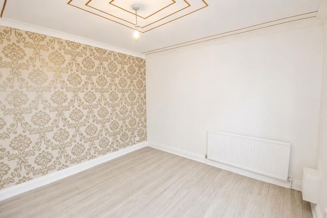 Flat 4, 22, Priory Avenue, High Wycombe photo 4