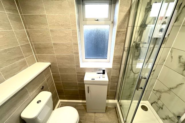 7, lucy Avenue, Leeds photo 4