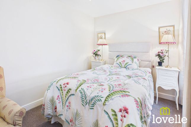 Apt 2, 44 Chanterlands Avenue, Hull photo 4