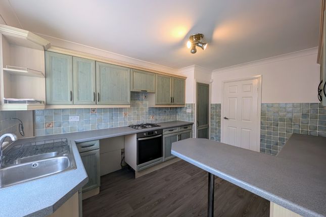 60, Ingram Crescent, West Yorkshire photo 2