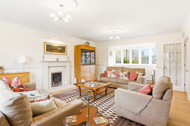 6, Villiers Grove, Cheam photo 3