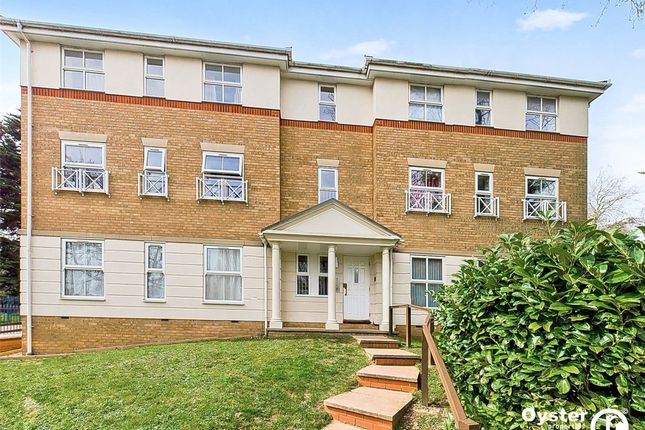 Thumbnail Flat for sale in Ladys Close, Watford