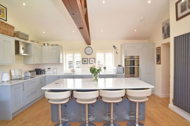 4 Walton Close, Harrogate photo 4